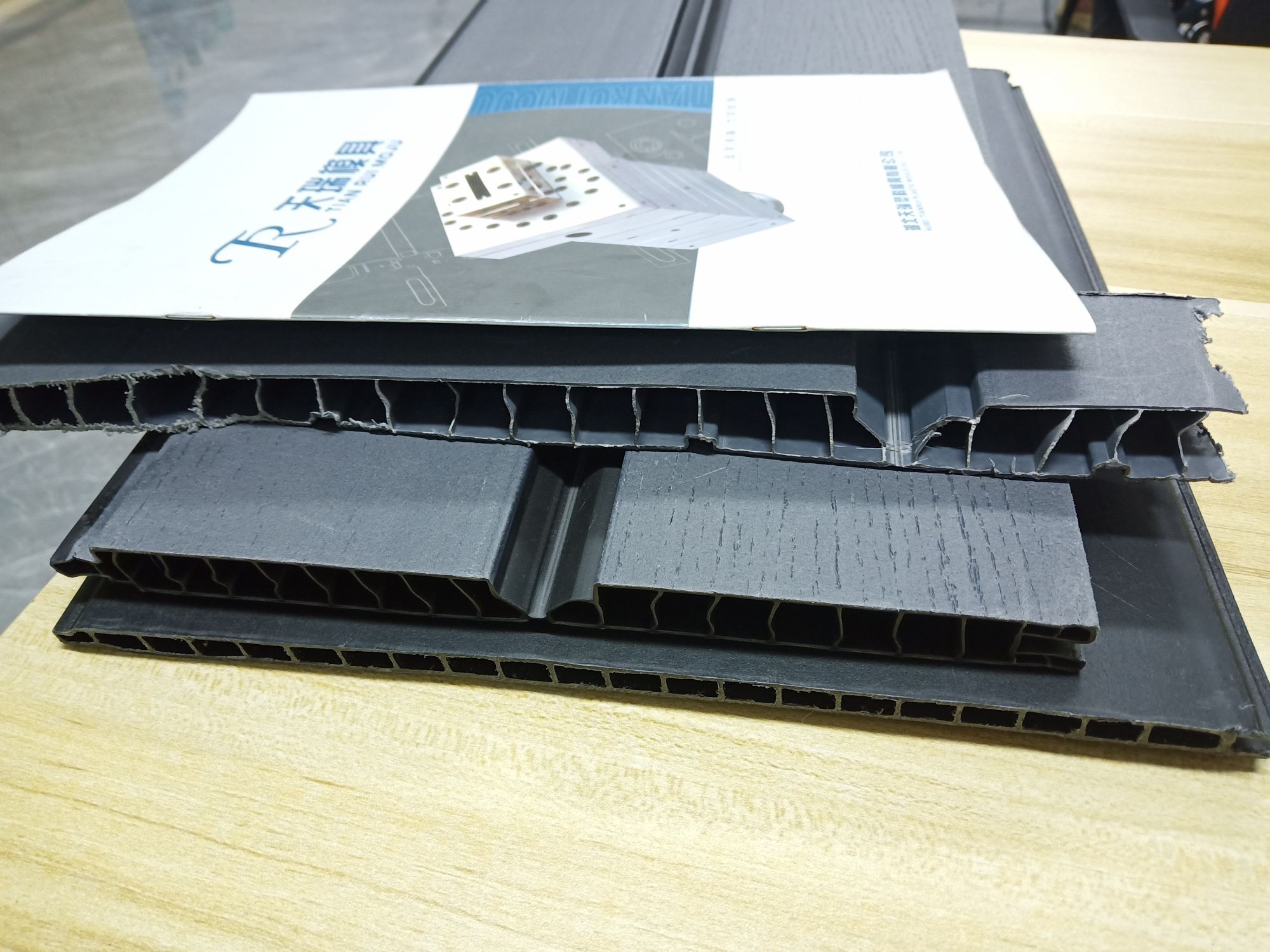 PP Tool shed extrusion Mould