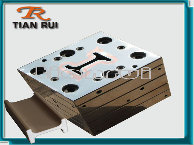 Interior Decorating PE wood keel profile plastic mould